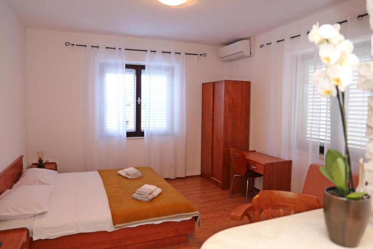 Pansion Marinka-Bire Rooms 鲁巴达 外观 照片